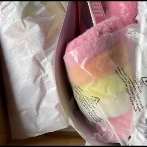 UGG Fluff yeah sundae slippers women’s 8